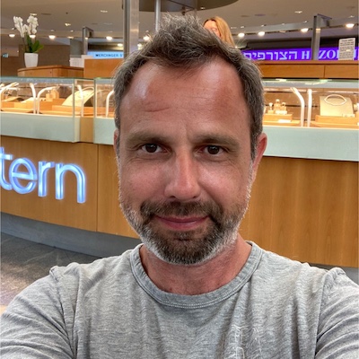 Portrait de David Niry, fondateur de BizPlanMagic